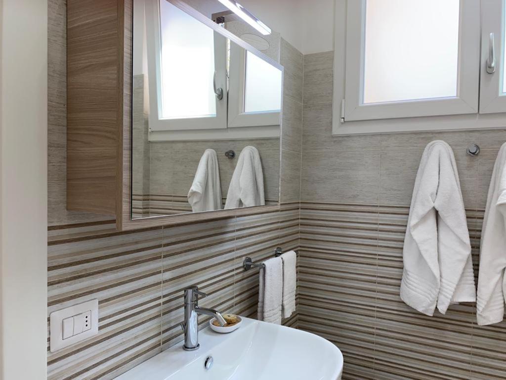 Hotel Raffaelli Villa Angela 포르데데이마르미 외부 사진