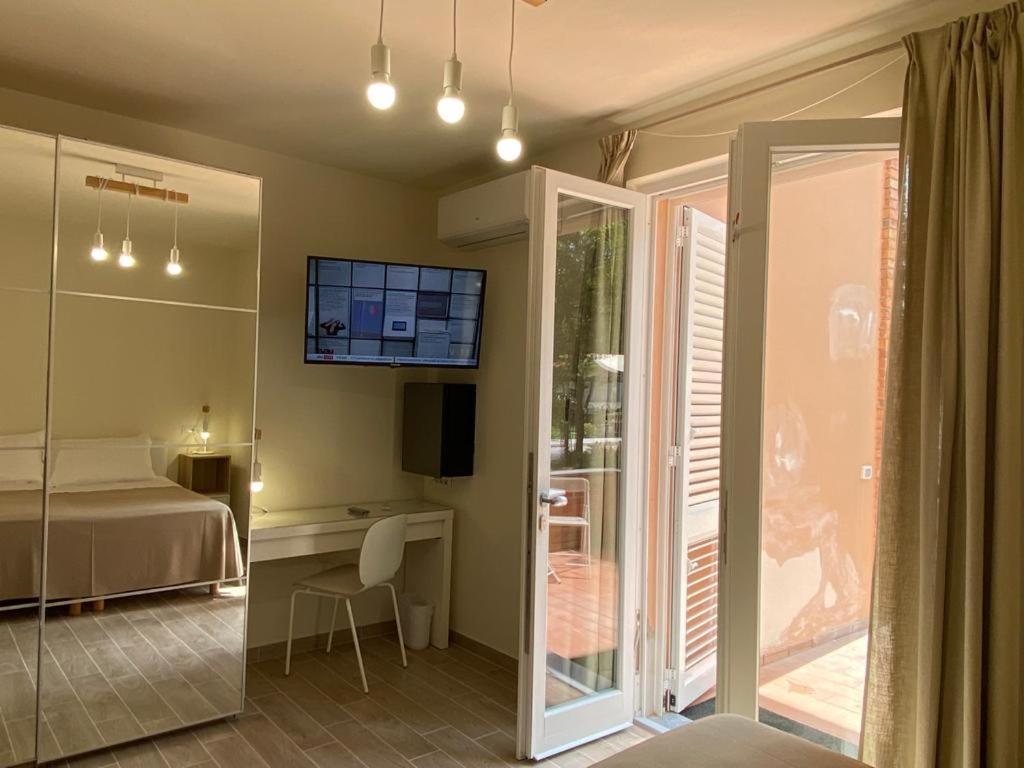 Hotel Raffaelli Villa Angela 포르데데이마르미 외부 사진