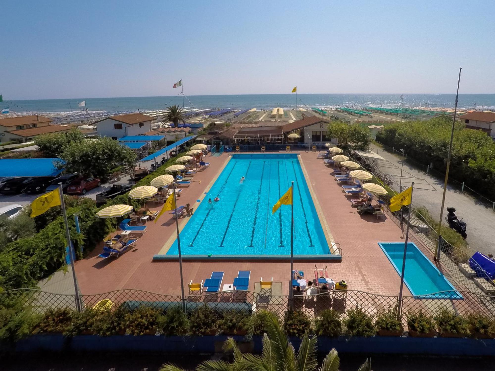 Hotel Raffaelli Villa Angela 포르데데이마르미 외부 사진