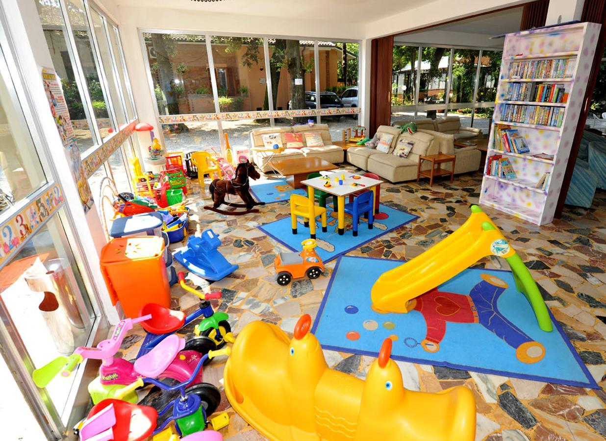 Hotel Raffaelli Villa Angela 포르데데이마르미 외부 사진