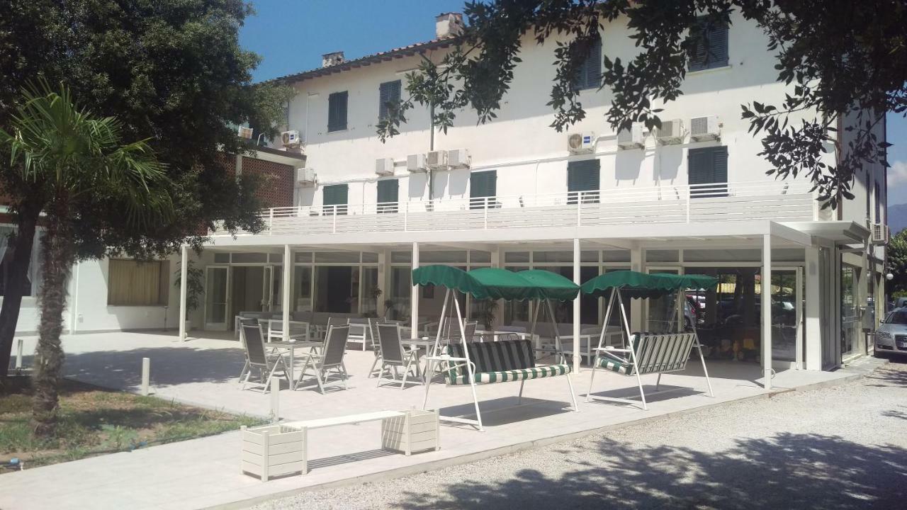 Hotel Raffaelli Villa Angela 포르데데이마르미 외부 사진