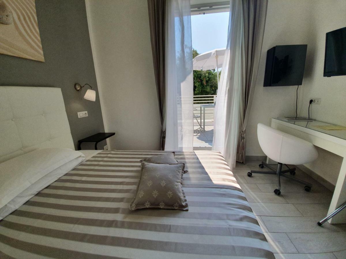 Hotel Raffaelli Villa Angela 포르데데이마르미 외부 사진